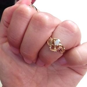 10k yellow gold opal leaves ring black hills gold